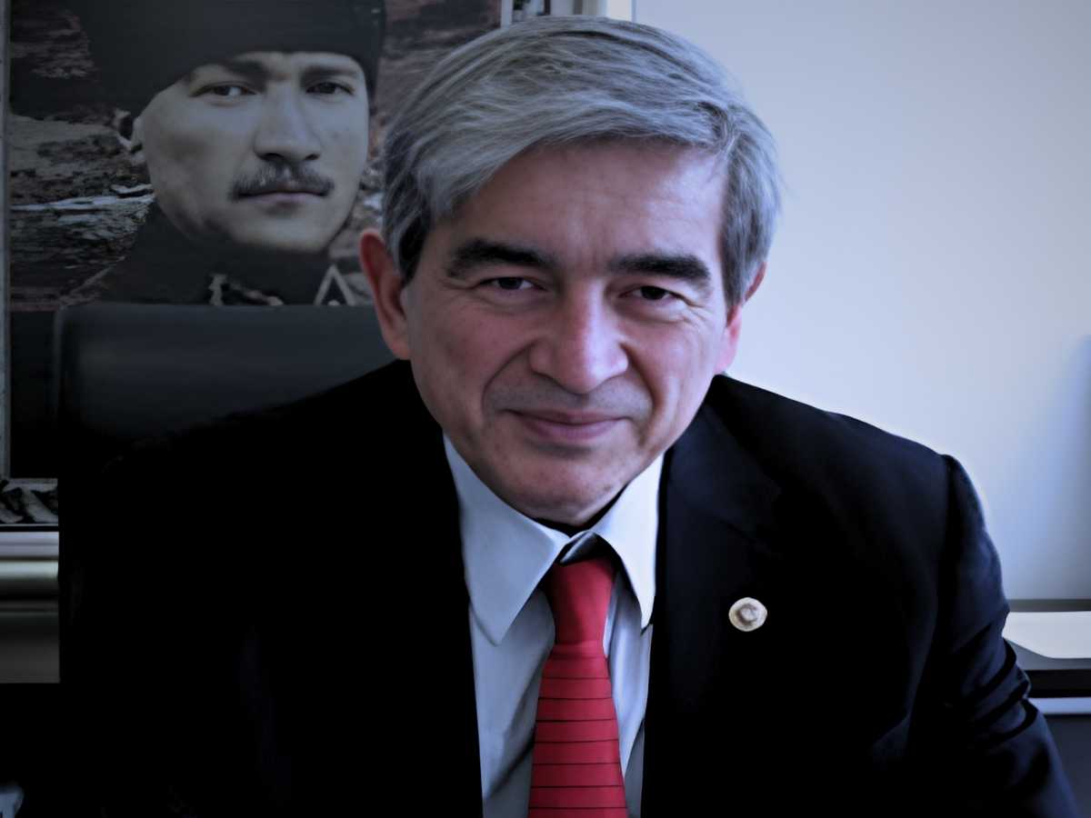 Onur Öymen